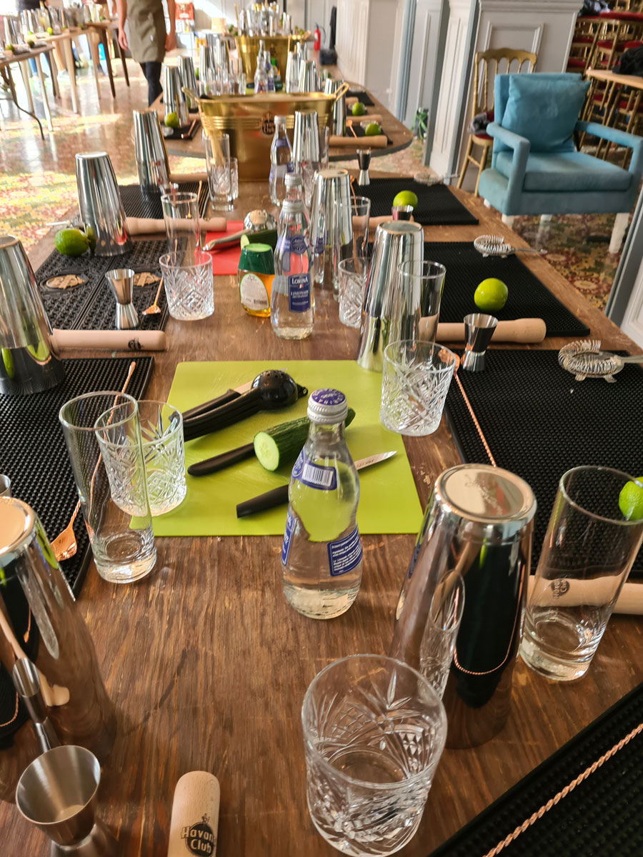 Vous recherchez une activit&eacute; originale pour animer votre EVJF dans le Val d'Oise ? Pensez &agrave; un atelier cocktail 